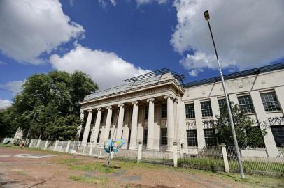  PORTO ALEGRE, RS, BRASIL, 05-04-2018: Obras paradas na restauração do Instituto de Educação General Flores da Cunha, na Avenida Osvaldo Aranha em Porto Alegre (FOTO FÉLIX ZUCCO/AGÊNCIA RBS, Editoria SuaVida).