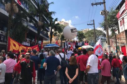  SÃO PAULO, RSP. Manifestação no Sindicato dos Metalúrgicos do ABC em apoio ao ex-presidente Luiz Inácio Lula da Silva.Foto: Juliana Bublitz/Agência RBS