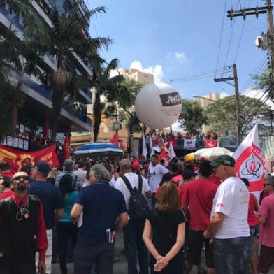  SÃO PAULO, RSP. Manifestação no Sindicato dos Metalúrgicos do ABC em apoio ao ex-presidente Luiz Inácio Lula da Silva.Foto: Juliana Bublitz/Agência RBS