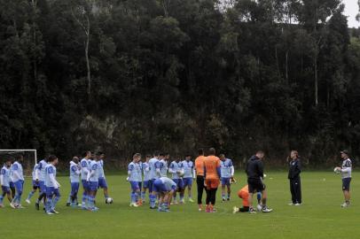  CAXIAS DO SUL, RS, BRASIL, 27/03/2018 - Caxias treina no gramado auxiliar, no estádio Centenário. (Marcelo Casagrande/Agência RBS)