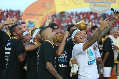  PELOTAS, RS, BRASIL, 08-04-2018. Grêmio é campeão do Gauchão 2018 . A partida contra o Brasil de Pelotas terminou em 3 a 0 no Bento Freitas (JEFFERSON BOTEGA/AGÊNCIA RBS)Indexador: Jefferson Botega