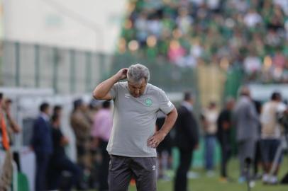  Chapecó, SC, Brasil 08/04/2018.Esporte: CATARINENSE 2018. Figueirense  é o Campeão Catarinense de Futebol 2018, Figueirense venceu a Chapecoense na Arena Condá por 2x0.Na foto o técnico Gilson Kleina da Chape.