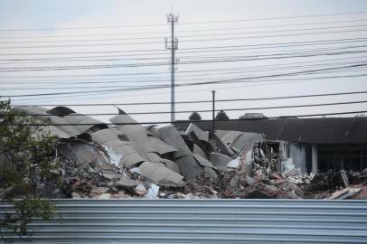  CAXIAS DO SUL, RS, BRASIL, 30/03/2018. Prédio da antiga Cesa, a Companhia Estadual de Silos e Armazéns, foi derrubado. O espaço será usado para a instalação da loja da Havan na cidade. (Diogo Sallaberry/Agência RBS)