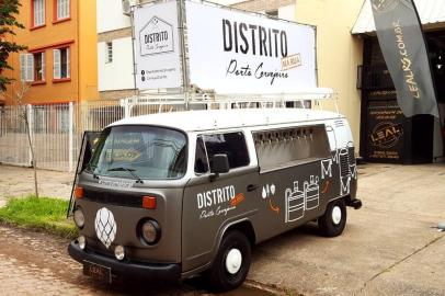 Kombi do Distrito Porto Cervejeiro, que tem torneiras de cerveja no veículo