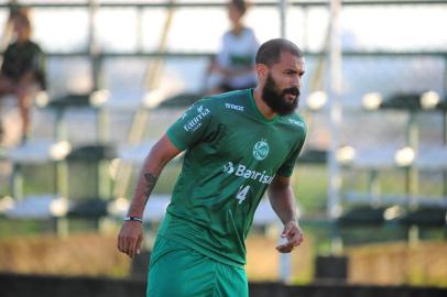  CAXIAS DO SUL, RS, BRASIL, 09/04/2018. Treino do Juventude no CT. O Ju se prepara para a estreia na série B do Campeonato Brasileiro. Na foto, atacante Ricardo Jesus. (Porthus Junior/Agência RBS)