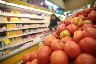  PORTO ALEGRE, RS, BRASIL - 2016.10.06 - Inflação atinge produtos da cesta básica. (Foto: ANDRÉ ÁVILA/ Agência RBS)