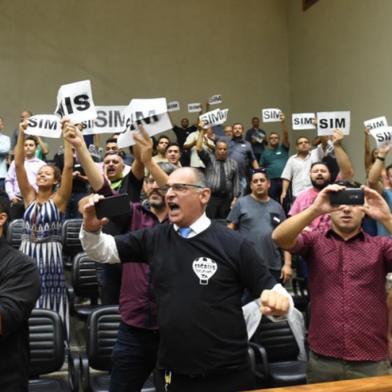 Votação do Projeto de Lei que regulamenta o transporte individual por aplicativos. Na foto, os motoristas nas galerias.