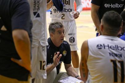  Mogi, do técnico Guerrinha, será o adversário do Caxias Basquete nas quartas de final do NBB 10.