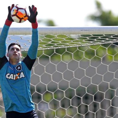  Gatito. Treino do Botafogo no Estadio Nilton Santos. 10 de abril de 2018, Rio de Janeiro, RJ, Brasil. Foto://Botafogo.Indexador: Vitor Silva/SSPress/Botafogo