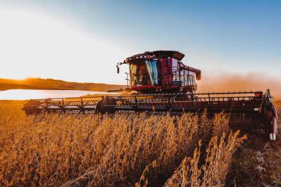  Cruz Alta, RS, BRASIL, 05/04/2018 : Campo e Lavoura - Colheita da Soja - Região Norte. (Omar Freitas/Agência RBS)Indexador: Omar Freitas