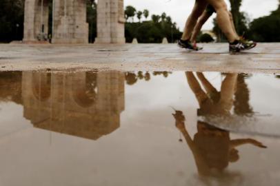  PORTO ALEGRE, RS, BRASIL, 13-04-2018. Fotos de clima em Porto Alegre. (FOTO: ANDERSON FETTER/AGÊNCIA RBS)