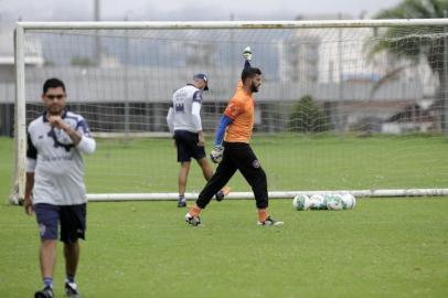  CAXIAS DO SUL, RS, BRASIL, 27/03/2018 - Caxias treina no gramado auxiliar, no estádio Centenário. (Marcelo Casagrande/Agência RBS)