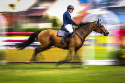  PORTO ALEGRE, RS, BRASIL, 04-05-2017: Primeiro dia de competição do Concurso de Salto Internacional Cidade de Porto Alegre (CSI2*-W), tradicionalmente conhecido como The Best Jump, na Sociedade Hípica de Porto Alegre (FOTO FÉLIX ZUCCO/AGÊNCIA RBS, Editoria de Esportes).