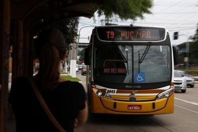  PORTO ALEGRE, RS, BRASIL, 21-02-2017: Sistema de localização e monitoramento via GPS começa a ser implantado como teste na linha T12 da Carris (FOTO FÉLIX ZUCCO/AGÊNCIA RBS, Editoria Porto Alegre).