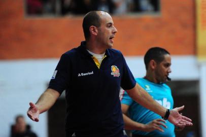  CAXIAS DO SUL, RS, BRASIL, 14/04/2018. Caxias do Sul Basquete/Banrisul x Mogi/Helbor, primeiro jogo das quartas de final do NBB 10, realizado no ginásio do Vascão. (Porthus Junior/Agência RBS)