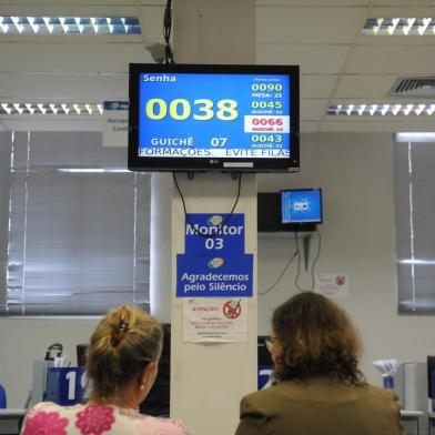  CAXIAS DO SUL, RS, BRASIL, 27/01/2017. Sala de espera da agência do INSS, para ilustrar matéria sobre o aumento do número de pedidos de aposentadoria. (Diogo Sallaberry/Agência RBS)