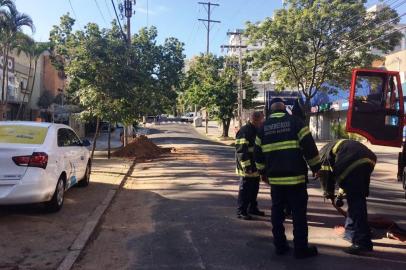 Vazamento de gás causa bloqueio na Avenida Lucas de Oliveira, em Porto Alegre