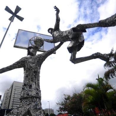  MOGI DAS CRUZES, SP, BRASIL 17/04/2018Obra em homenagem ao Mogi das Cruzes Basquete, de autoria de Rodrigo Bittencourt. (Felipe Nyland/Agência RBS)