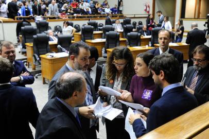 Movimentaação de Plenário em dia de votação dos aplicativos