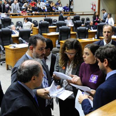 Movimentaação de Plenário em dia de votação dos aplicativos