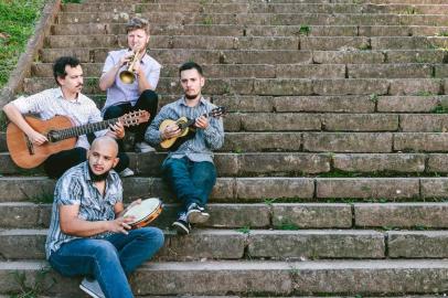 Grupo caxiense de chorinho Choros de Balcão