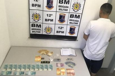 BM apreende R$ 1,4 mil em notas falsas e prende um homem em Caxias do Sul