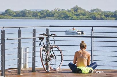  PORTO ALEGRE, RS, BRASIL 06/01/2018 - Clima Tempo - Usina do Gasômetro. (FOTO: ROBINSON ESTRÁSULAS/AGÊNCIA RBS)