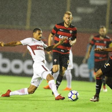  Vitória recebe o Internacional no estádio Barradão em Salvador.