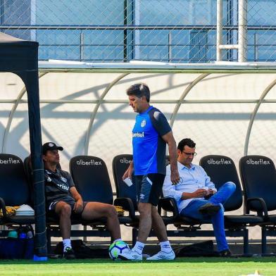  PORTO ALEGRE, RS, BRASIL, 20-04-2018. Grêmio treina no CT Luiz Carvalho. (OMAR FREITAS/AGÊNCIA RBS)