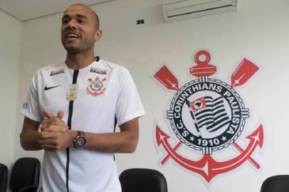 Roger, Inter, Corinthians