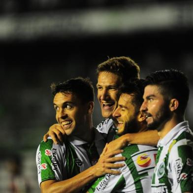  CAXIAS DO SUL, RS, BRASIL, 20/04/2018. Juventude x Oeste-SP, jogo válido pela segunda rodada da Série B do Campeonato Brasileiro e realizado no estádio Alfredo Jaconi. (Porthus Junior/Agência RBS)