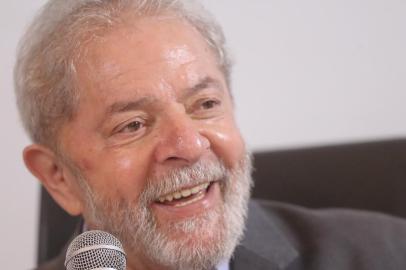 SÃO PAULO, 20/12/2017 - Ex-presidente Lula concede entrevista coletiva à imprensa na sede do Instituto Lula.