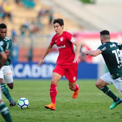  SÃO PAULO, SP, BRASIL, 21-04-2018. Inter é derrotado pelo Palmeiras no Pacaembu.Time de Odair Hellmann levou 1 a 0 no primeiro jogo fora de casa no campeonato. (RICARDO DUARTE/INTERNACIONAL)Indexador: RICARDO DUARTE