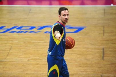  CAXIAS DO SUL, RS, BRASIL, 22/04/2018. Treino do Caxias do Sul Basquete/Banrisul, no Ginásio do Vascão, para a quarta partida das quartas de finais contra o Mogi. Na foto, o Ala Alex. (Diogo Sallaberry/Agência RBS)