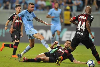  PORTO ALEGRE, RS, BRASIL, 22-04-2018. Grêmio recebe o Atlético-PR pela segunda rodada do Brasileirão.Time de Renato Portaluppi tem o desfalque de Kannemann, mas Luan volta ao time (LAURO ALVES/AGÊNCIA RBS)