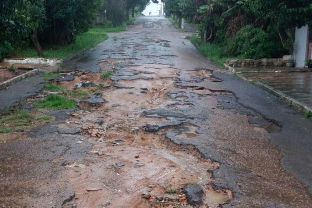 Moradores de Porto Alegre, Viamão e Alvorada relatam como é conviver com a  buraqueira