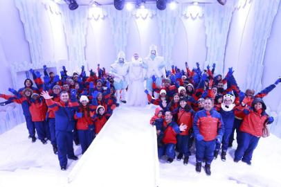 Magia da neve é tema do espetáculo Flokus, no Snowland