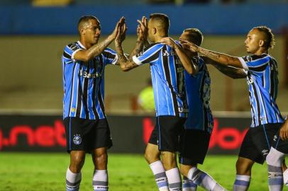 Gremio x GoiasRS - FUTEBOL/COPA DO BRASIL 2018/GREMIO X GOIAS - ESPORTES - Lance da partida entre Gremio e Goias disputada na noite desta quarta-feira, no Estadio Serra Dourada, em Goiania, valida pelas oitavas de final da Copa do Brasil 2018. FOTO: LUCAS UEBEL/GREMIO FBPAEditoria: SPOIndexador: Lucas UebelSecao: futebolFonte: Gremio.netFotógrafo: Gremio x Goias