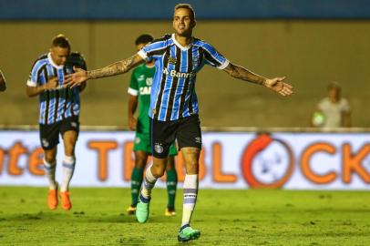 Gremio x GoiasRS - FUTEBOL/COPA DO BRASIL 2018/GREMIO X GOIAS - ESPORTES - Lance da partida entre Gremio e Goias disputada na noite desta quarta-feira, no Estadio Serra Dourada, em Goiania, valida pelas oitavas de final da Copa do Brasil 2018. FOTO: LUCAS UEBEL/GREMIO FBPAEditoria: SPOIndexador: Lucas UebelSecao: futebolFonte: Gremio.netFotógrafo: Gremio x Goias