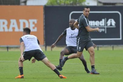  PORTO ALEGRE, RS, BRASIL, 26-04-2018. Inter treina no CT Parque Gigante. (TADEU VILANI/AGÊNCIA RBS)