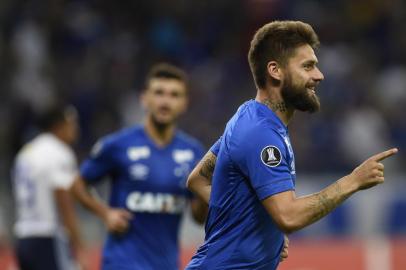 Rafael Sobis of Brazilian team Cruzeiro, celebrates after scoring against Chiles Universidad de Chile during their Copa Libertadores football match at the Mineirao stadium, in Belo Horizonte, Brazil, on April 26, 2018. / AFP PHOTO / DOUGLAS MAGNO