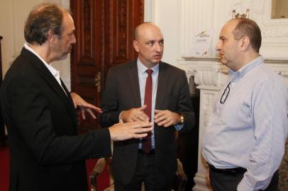 Vicente Criscio, Cleber Benvegnú e João Mansur. Reunião sobre o Cais Mauá no Palácio Piratini.