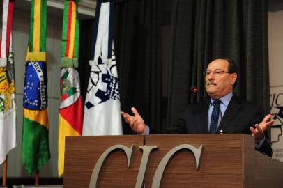  CAXIAS DO SUL, RS, BRASIL (12/03/2018). Governador José Ivo Sartori palestra na CIC de Caxias do Sul. No evento concorrido, particparam polítcos expressivos como o prefeito Daniel Guerra, deputado federal Mauro Pereira, o vice-prefeiro Ricardo Fabris e o ex-prefeito Alceu Barbosa velho. A CIC é presidida por Ivanir Gasparin.