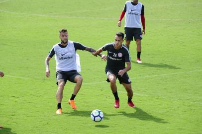  PORTO ALEGRE, RS, BRASIL, 27-04-2018. Inter treina no CT Parque Gigante para próxima partida do Brasileirão. (RONALDO BERNARDI/AGÊNCIA RBS)