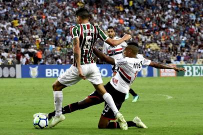 Rio de Janeiro, RJ - Brasil - 29/04/2018 - Maracanã - Ayrton LucasCampeonato Brasileiro. 3ª Rodada. Jogo Fluminense x São Paulo. FOTO DE MAILSON SANTANA/FLUMINENSE FCIMPORTANTE: Imagem destinada a uso institucional e divulgação, seu uso comercial está vetado incondicionalmente por seu autor e o Fluminense Football ClubIMPORTANT: Image intended for institutional use and distribution. Commercial use is prohibited unconditionally by its author and Fluminense Football ClubIMPORTANTE: Imágen para uso solamente institucional y distribuición. El uso comercial es prohibido por su autor y por el Fluminense Football Club. És mandatório mencionar el nombre del autor ao usar el imágen.