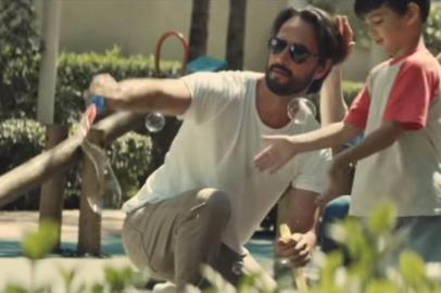 DJ Alok lança clipe de Ocean com participação de Rodrigo Santoro