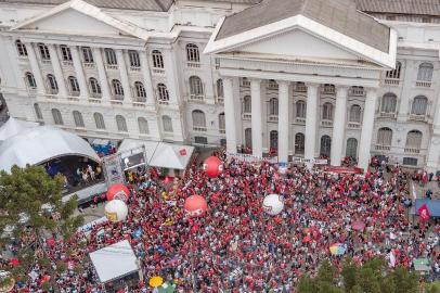  Curitiba PR 01 05 2018 Ato unificado do 1Â° de Maio, pela liberdade de Lula e em defesa da democracia, na PraÃ§a Santos Andrade, em Curitiba. (Ricardo Stuckert/Divulgação)