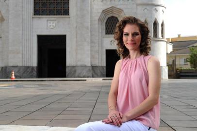  CAXIAS DO SUL, RS, BRASIL, 23/04/2018. Perfil de Priscila Duarte da Silva, embaixatriz e candidata a rainha da Festa da Uva 2019, na Igreja de São Pelegrino. (Diogo Sallaberry/Agência RBS)