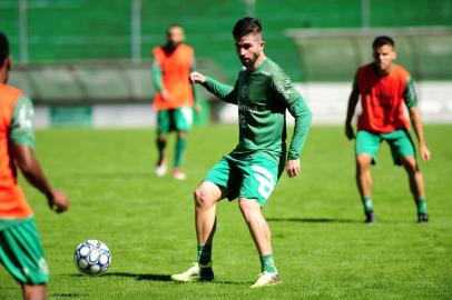  CAXIAS DO SUL, RS, BRASIL, 18/04/2018. Treino do Juventude no Estádio Alfredo Jaconi. Na foto, o atacante Guilherme Queiróz (Diogo Sallaberry/Agência RBS)