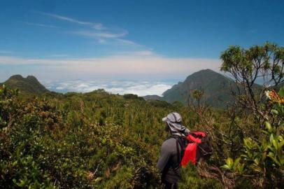 Com a proposta de conectar trilhas, caminhos e travessias, muitas já existentes, o Caminho da Mata Atlântica está nascendo entre o Rio Grande do Sul e o Rio de Janeiro. Na foto, Paque Estadual Pico do Paraná